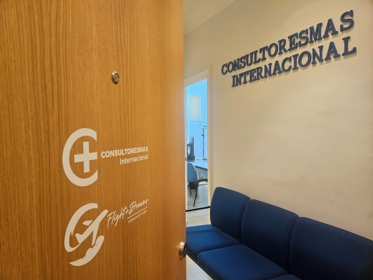 Entrada y sala de espera de la oficina de Consultoresmas Internacional